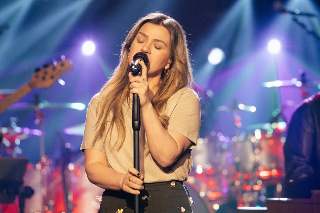 Kelly Clarkson performs on The Kelly Clarkson Show. Weiss Eubanks/NBCUniversal via Getty Images