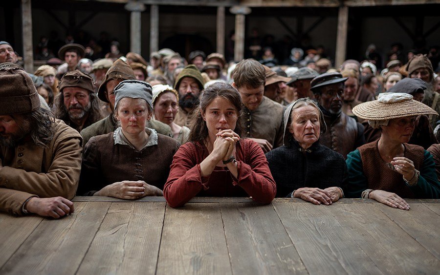 4238_D045_00238_R Jessie Buckley stars as Agnes and Joe Alwyn as Bartholomew in director Chloé Z...