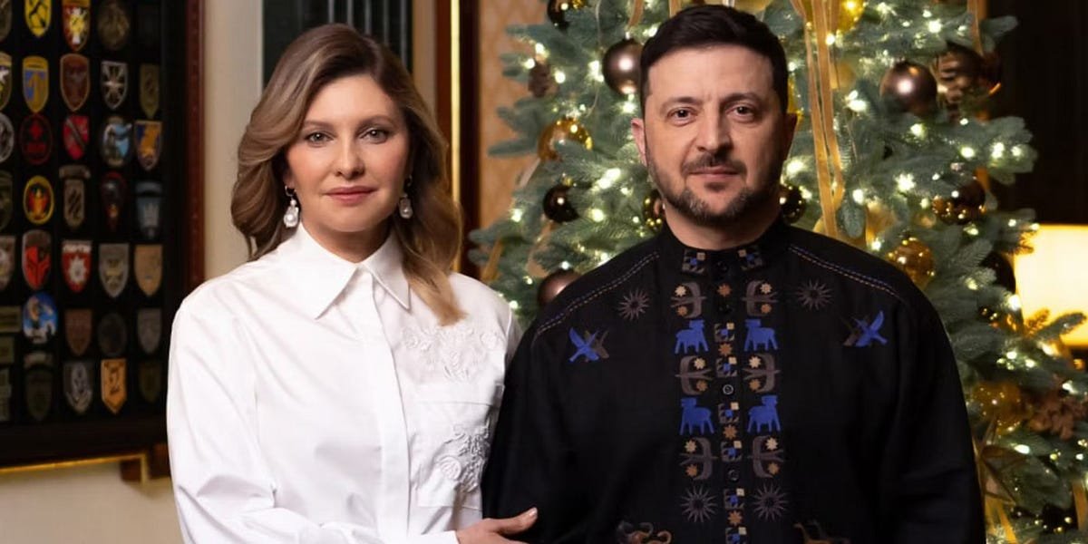 Zelensky e sua esposa, Olena,, na mensagem de ano novo para os ucranianos