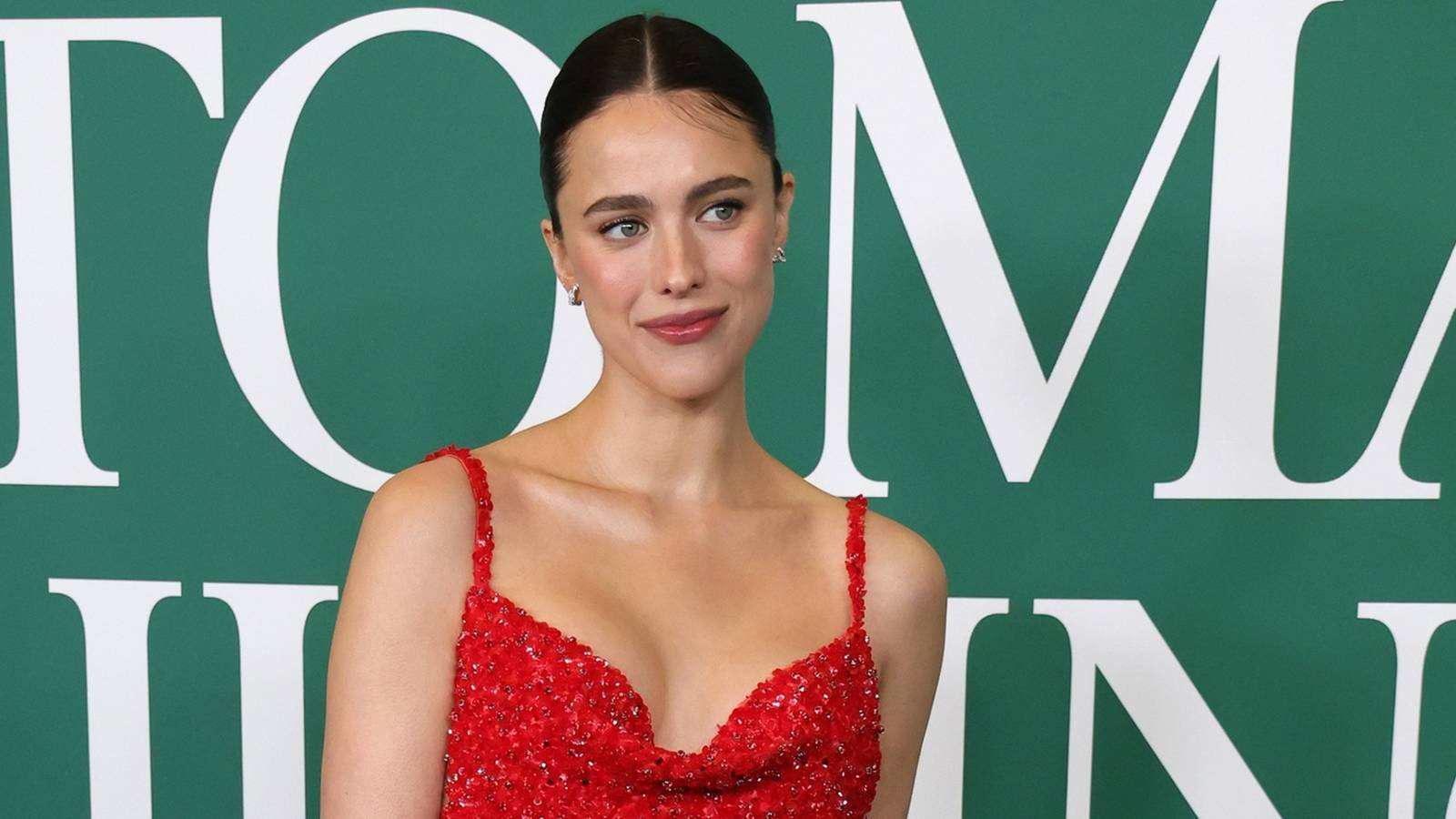 Margaret Qualley attends the red carpet of How to Make a Killing