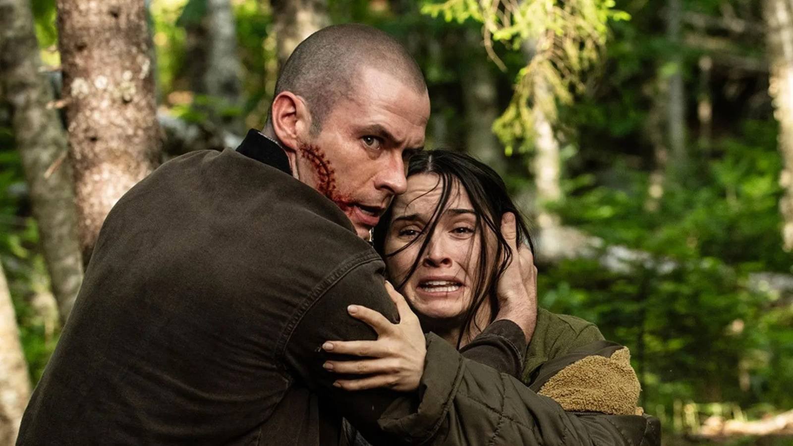 Randall holding crying Julie in From season 4, episode 2
